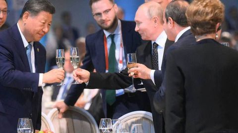 Putin BRIKS sammitiga kelgan yetakchilarni qanday taomlar bilan siyladi?