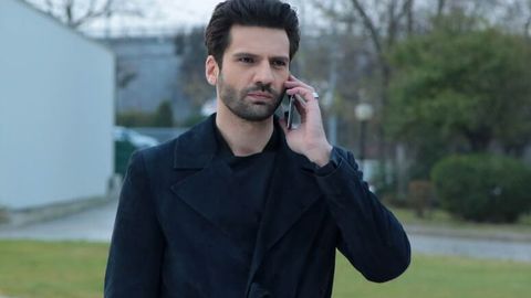 Салбий образни ижро этишига қарамай, қизларнинг ёқимтойига айланган турк актёрлари 