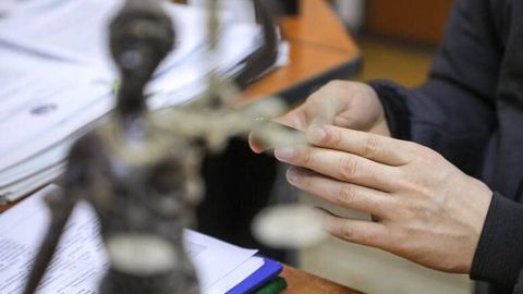 Qashqadaryoda sud raisini sudga bergan sobiq yordamchi ishi Kosonda ko&lsquo;rib chiqiladigan bo&lsquo;ldi&nbsp;