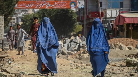 Taliban intensifies repression of women, banning communication among themselves&nbsp;