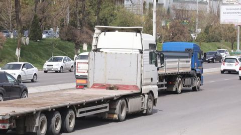 O&lsquo;zbekistonda yo&lsquo;lning chetki chap qatorida harakatlangan yuk mashinasi haydovchilari jarimaga tortiladi