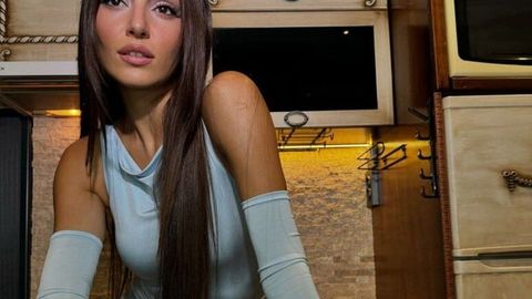 Hande Erchel turk madaniyatini rivojlantirishga qo&lsquo;shgan hissasi uchun mukofotlandi (foto)&nbsp;