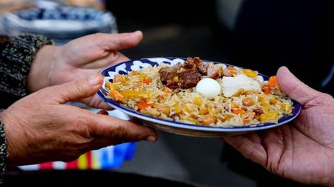 O&lsquo;zbekistonda oktyabrda 1 porsiya osh narxi qancha bo&lsquo;lgani ma&rsquo;lum qilindi &mdash; eng arzoni Namanganda