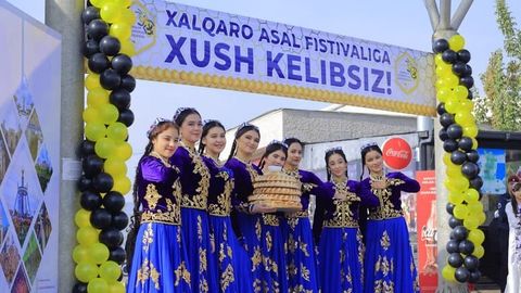 Namanganda anʼanaviy xalqaro asal festivali boshlandi (video)&nbsp;