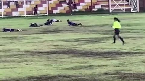 Peruda futbolchini yashin urdi (video)&nbsp;