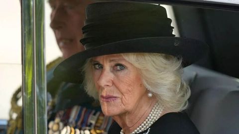 Britaniya qirolichasi kasallikka chalindi&nbsp;
