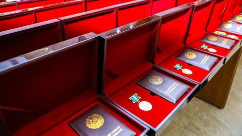 Prezident tibbiyot xodimlari kuni munosabati bilan soha vakillaridan bir guruhini mukofotladi&nbsp;