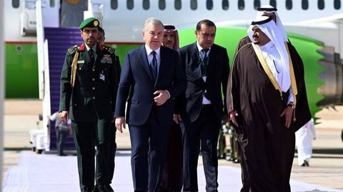 O&lsquo;zbekiston prezidenti Saudiya Arabistoniga yetib bordi
