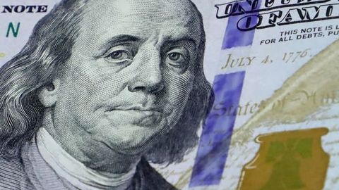 O&lsquo;zbekistonda dollar kursi pastladi