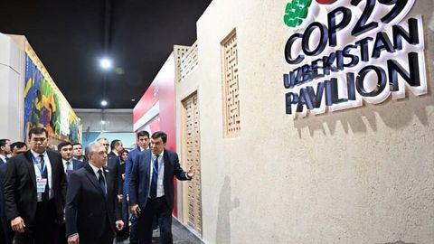 Shavkat Mirziyoyev O&lsquo;zbekistonning COP29 dagi Milliy pavilyoni bilan tanishdi