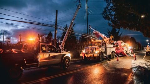 Vashington shtatida siklon tufayli 350 mingga yaqin odam elektr energiyasiz qoldi&nbsp;