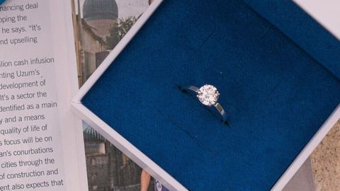 SOKOLOV taqinchoqlari eksklyuziv Uzum Market&rsquo;da