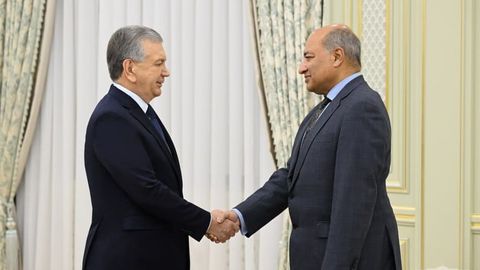 Shavkat Mirziyoyev Suma Chakrabarti bilan O&lsquo;zbekistonning JSTga aʼzo bo&lsquo;lish jarayonidagi keyingi qadamlarni muhokama qildi