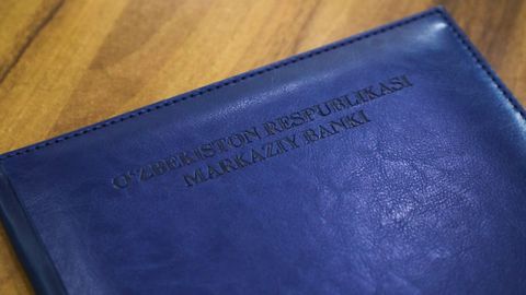 Центробанк Узбекистана может ограничить количество банковских карт на человека&nbsp;