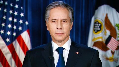 Entoni Blinken Ukraina tashqi ishlar vaziri bilan qurol-yarog&lsquo; yetkazib berish masalasini muhokama qildi