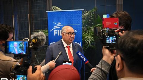 Alisher Usmonov FIE&rsquo;dagi prezidentlik faoliyatini ixtiyoriy ravishda&nbsp;to&lsquo;xtatdi&nbsp;