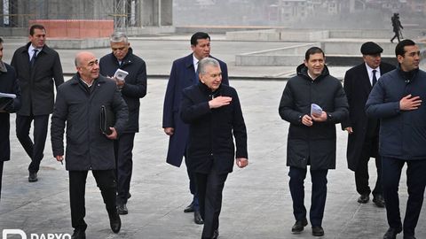 Prezident Bo&lsquo;stonliqda qurilayotgan &ldquo;Chorvoq darvozasi&rdquo; turistik majmuasini borib ko&lsquo;rdi