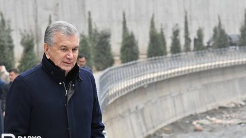 Shavkat Mirziyoyev Bo&lsquo;stonliqda qurilayotgan Ugam River turistik majmuasida bo&lsquo;ldi