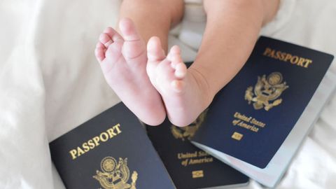 Трамп АҚШда туғилганларга фуқаролик беришни тақиқламоқчи