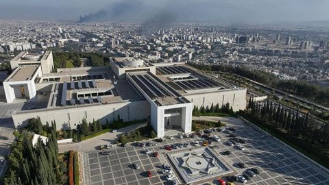 Кутилмаган топилма: Асад саройида ҳадяларга тўла хона топилди&nbsp;