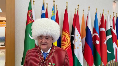 Abdulaziz Komilov Turkmanistonning&nbsp;&ldquo;Hurmatli el yoshullisi&rdquo;&nbsp;unvoni bilan taqdirlandi&nbsp;