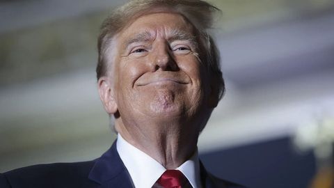 Time jurnali Trampni &ldquo;Yil odami&rdquo; deb e&rsquo;lon qildi