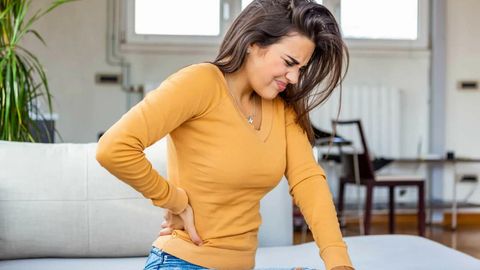 Ayollarda chap yoki o&lsquo;ng buyrak og&lsquo;risa: kasallikning belgilari va diagnostikasi