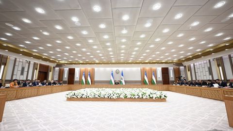 “2025 йил бандликни таъминлаш ва камбағалликдан чиқаришда энг муҳим ва ҳал қилувчи йил бўлади” — президент