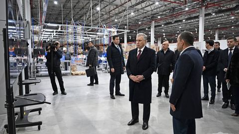 Президент Зангиотадаги Grand Pharm Logistics Hub логистика марказини бориб кўрди
