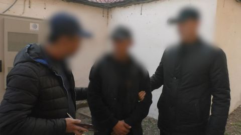 Namanganda IIB xodimiga 2 ming dollar pora taklif qilgan pirotexnika vositalari egasi qo&lsquo;lga olindi (video)