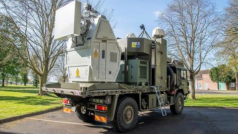 Britaniya armiyasi dronlarga qarshi yangi qurolni sinovdan o&lsquo;tkazdi