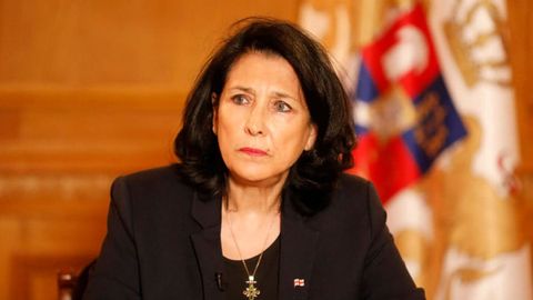 Gruziya prezidenti yangi saylovlar o&lsquo;tkazilmasa, &ldquo;rejimni ag&lsquo;darish&rdquo; bilan tahdid qildi