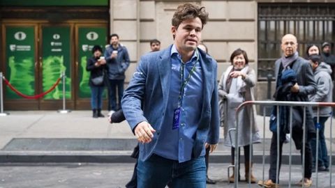 Magnus Karlsen jinsi shim kiygani uchun shaxmat bo&lsquo;yicha jahon chempionatidan chetlatildi&nbsp;