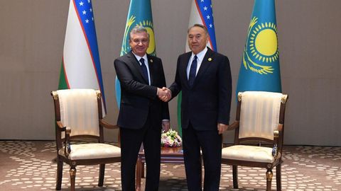 Shavkat Mirziyoyev va Nursulton Nazarboyev bir-birini yangi yil bilan tabrikladi