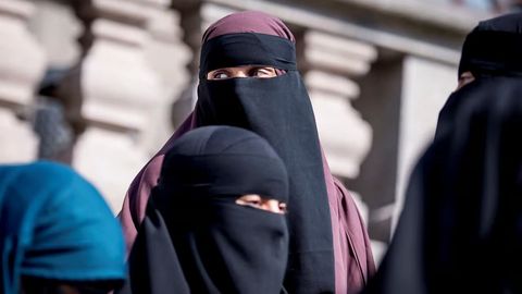 Shveysariyada burqa va niqob taqish taqiqlandi&nbsp;&nbsp;