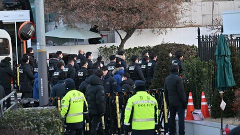 Janubiy Koreyada politsiya prezidentni hibsga ololmadi
