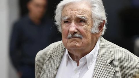 Дунёдаги энг қашшоқ президент саратондан даволанишга қарши чиқди