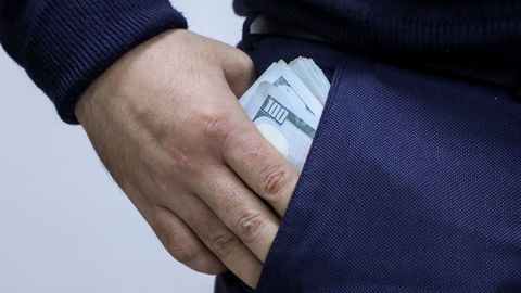 Olmazor tumani prokuraturasi tergovchisi 20 ming AQSH dollari miqdorida pora olgan vaqtda ushlandi