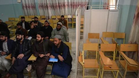 &ldquo;Tolibon&rdquo; 500 nafar afg&lsquo;on talabaga Rossiyaga o&lsquo;qishga borishni taqiqladi