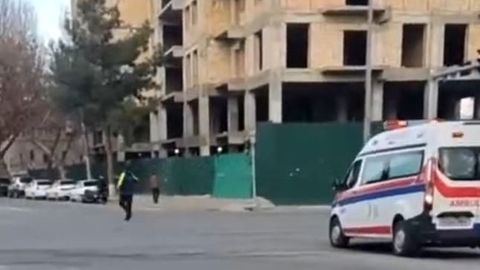 Samarqandda YPX xodimi tez yordam mashinasini chorrahada kutishga majbur qildi (video)