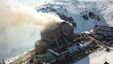 Трагедия в отеле Grand Kartal в Турции: следствие выдвинуло возможную причину пожара