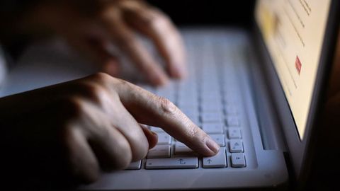 Qirg&lsquo;izistonda internetda haqorat va tuhmat qilganlar jarima to&lsquo;laydi