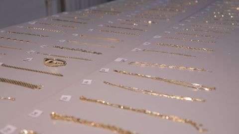 O&lsquo;zbekistonga 483 mln so&lsquo;mlik zargarlik buyumlarini yashirib olib kirmoqchi bo&lsquo;lgan shaxs ushlandi