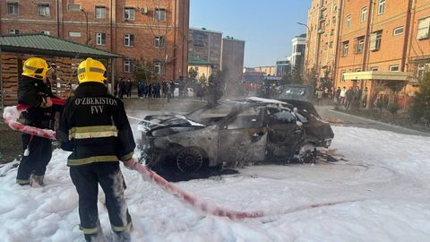 Toshkentda mashina yonib ketdi