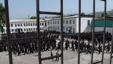 Tojikistonda mahkumlar qo&lsquo;riqchilarni o&lsquo;ldirib, qochishga urindi