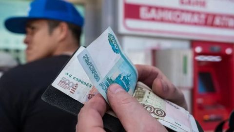 Rossiyada migrantlar pul o&lsquo;tkazmalari uchun boj to&lsquo;lashi mumkin&nbsp;