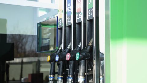 Andijondagi zapravkalar sifatsiz benzin ortidan 128 mln so&lsquo;mga yaqin daromad qilgani aniqlandi