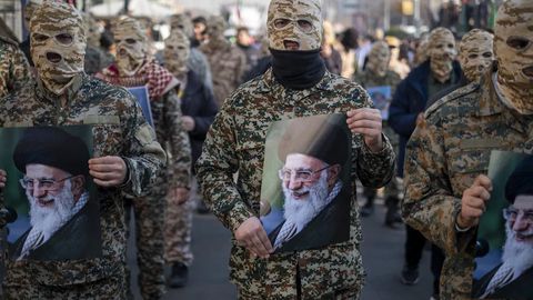 &ldquo;Yadro quroliga qarshi fatvoni bekor qiling&rdquo;: Eron harbiylari Xomanaiyga murojaat qildi