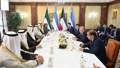 Shavkat Mirziyoyev Kuvayt tashqi ishlar vaziri bilan to&lsquo;g&lsquo;ridan-to&lsquo;g&lsquo;ri aviaqatnovlarni yo&lsquo;lga qo&lsquo;yish masalasini muhokama qildi
