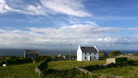 Irlandiyaga ko&lsquo;chib kelganlarga bir shart bilan 84 000 yevro beriladi